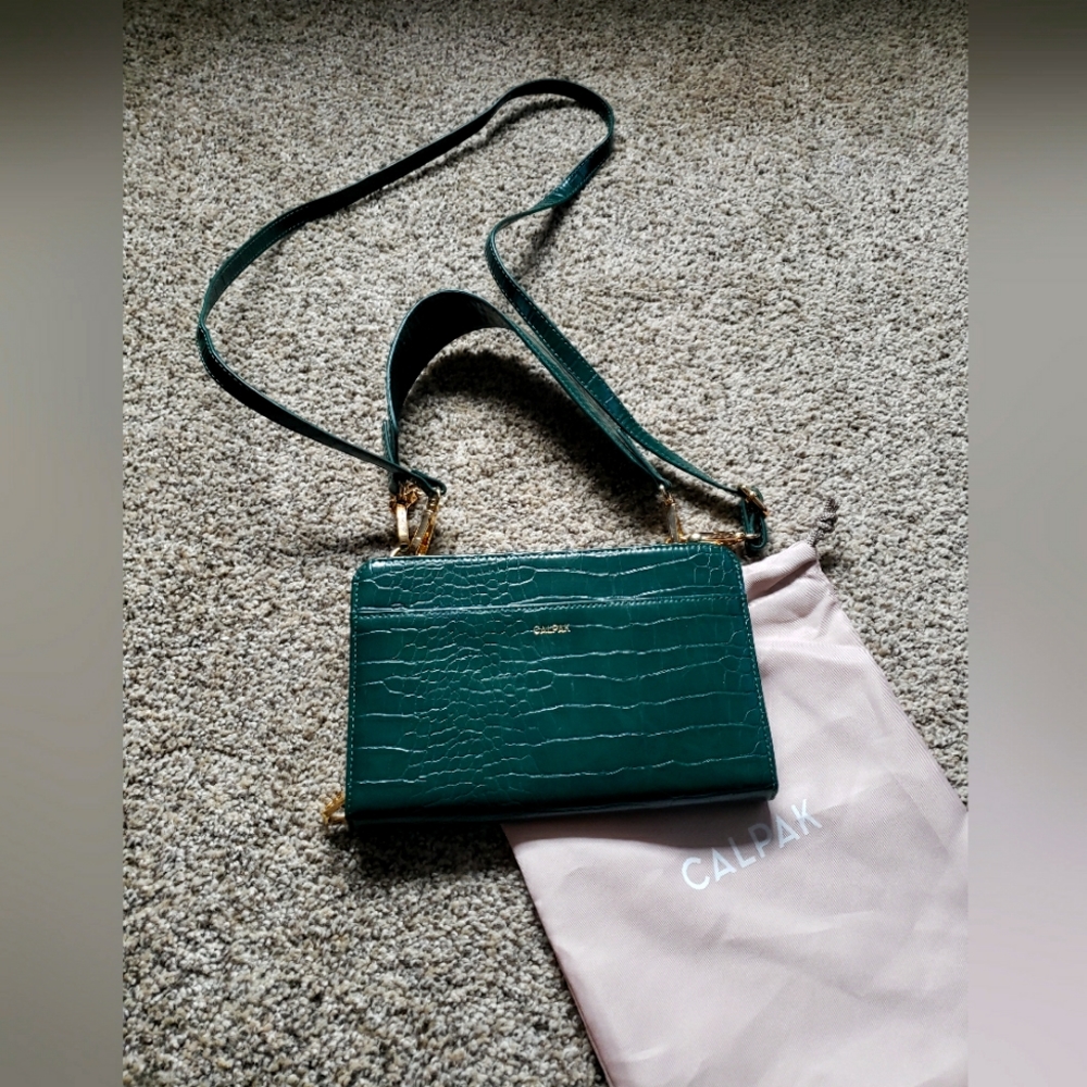 Calpak croc wallet